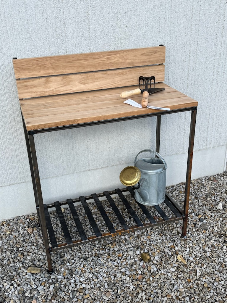 Planterbord i smide med ek